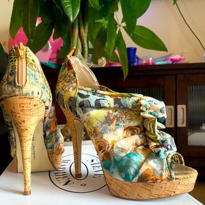 Chinese Laundry lightly used, 4in heels size 6